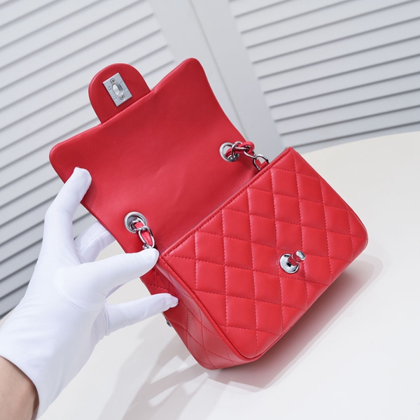 シャネルバッグ角部分ディテール